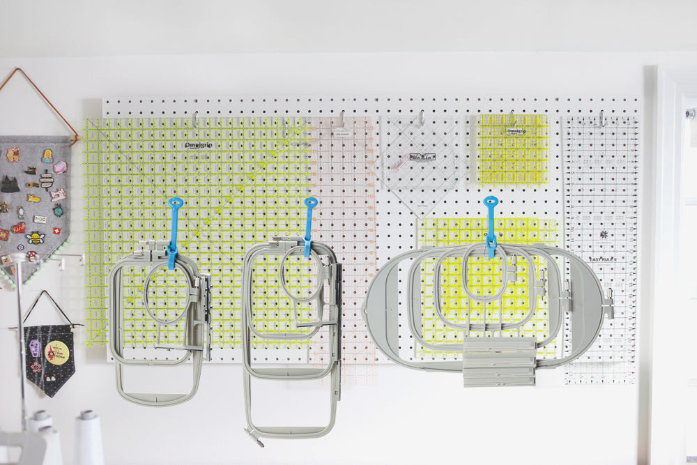 New brothread Embroidery Machine Hoop 4 in 1 Set (SA442+SA443+SA444+SA445) for Brother PE800 PE780D PE770 PE700 PE750D SE1900 SE1800 Innovis 1250D/1200/1000 Babylock Accord /Emore /Ellure /Ellure Plus